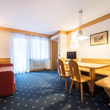 Antares Hotel apartamentowy Selva di Val Gardena