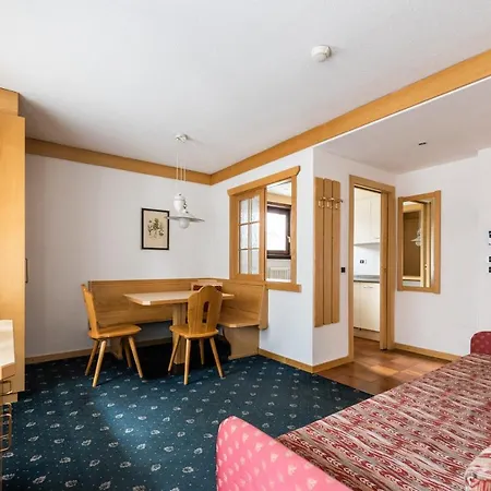 Hotel apartamentowy Antares